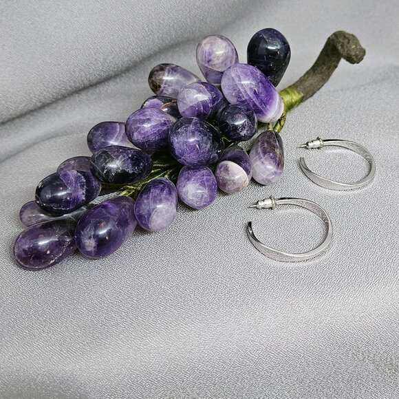 Wavy Hoop Earrings on Posts, Silver Plate, Medium Size, Vintage (90s) 1 1/4" - Picture 4 of 9